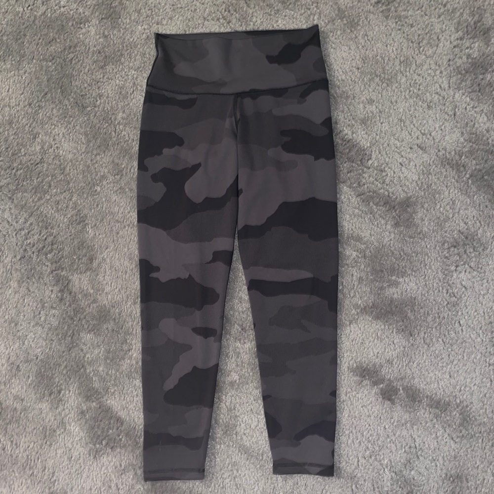 Arrive Chill. Play. Move. Leggings